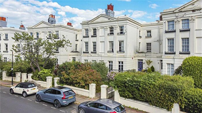 2 Bedroom Flat To Rent In Montpelier Crescent, Brighton, BN1