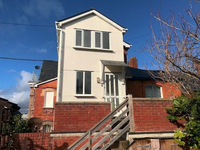2 Bedroom Maisonette To Rent In Lodge Road, Tiverton, EX16