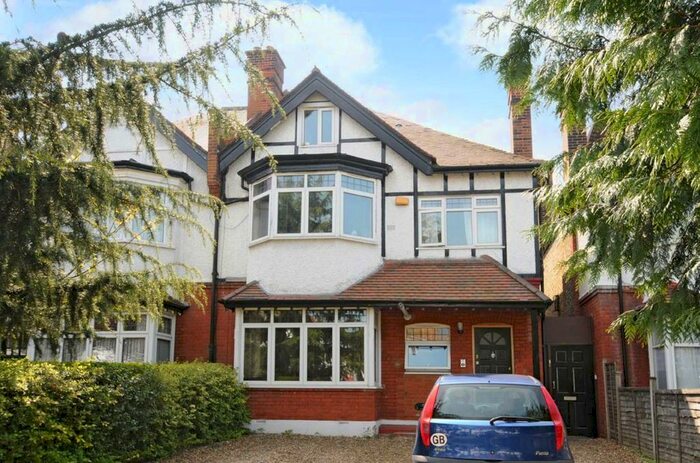 2 Bedroom Flat To Rent In Woodbourne Avenue, London, SW16