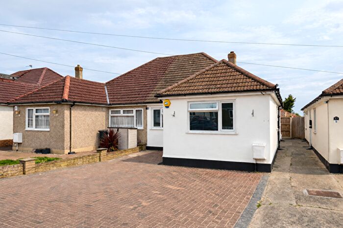 2 Bedroom Bungalow For Sale In Renton Drive, Orpington, BR5
