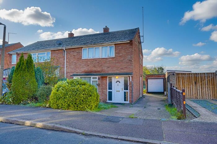 3 Bedroom Semi-Detached House For Sale In Whitegates, Newmarket, CB8