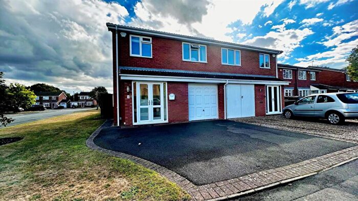 3 Bedroom Semi-Detached House For Sale In Wheatley Close, Solihull, B92