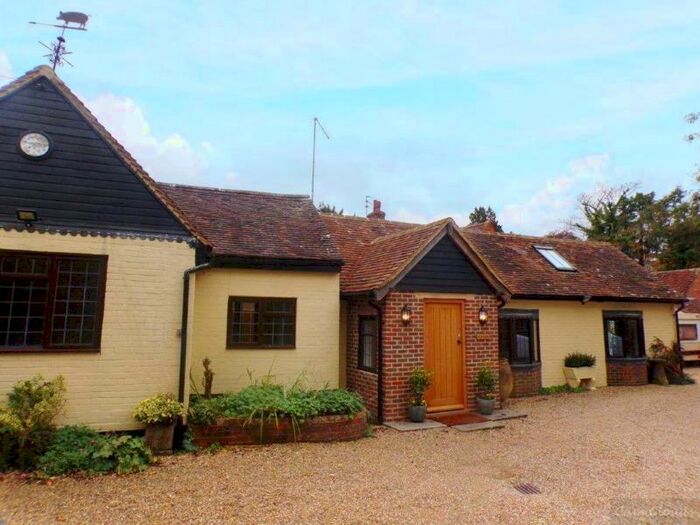 2 Bedroom Barn Conversion To Rent In Ewhurst, GU6