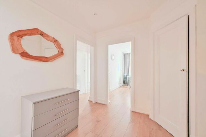 2 Bedroom Flat To Rent In Seymour Street, Marylebone, London, W1H