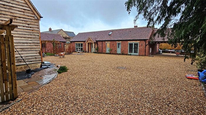 3 Bedroom Bungalow For Sale In Henneys Old Farmyard, Back Lane, Lower Quinton, Stratford Upon Avon, CV37
