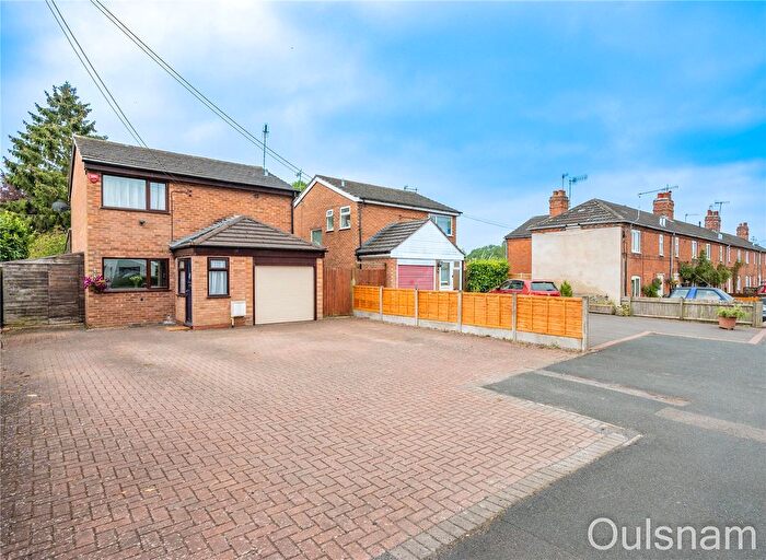 3 Bedroom Detached House For Sale In Redditch Road, Stoke Heath, Bromsgrove, Worcestershire, B60