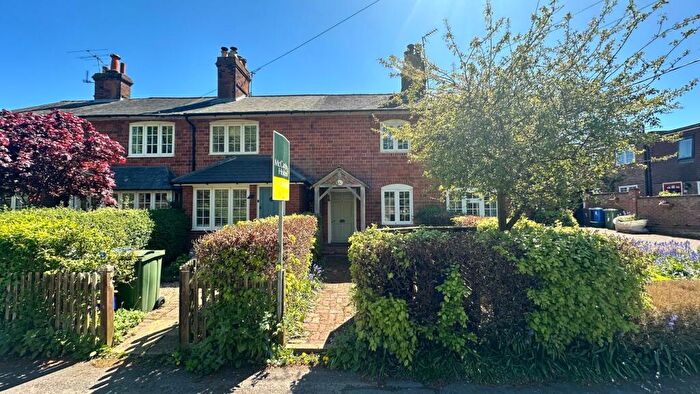 2 Bedroom Cottage To Rent In Causeway Cottages, Hartley Wintney, Hook, RG27