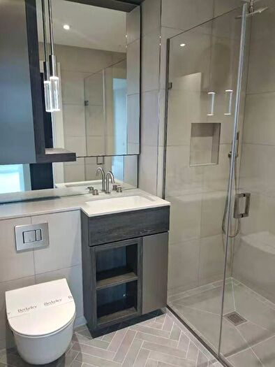 2 Bedroom Apartment To Rent In Queenshurst Square, Kingston Upon Thames, Surrey, KT2