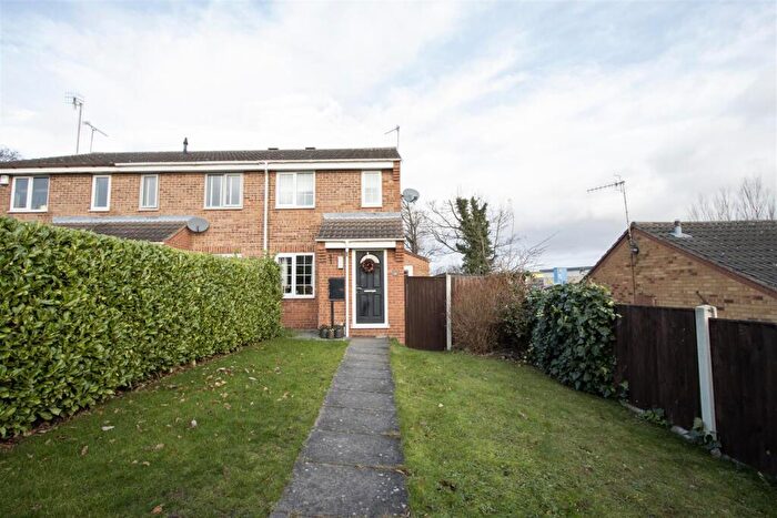2 Bedroom Town House For Sale In Alpine Grove, Hollingwood, Chesterfield, S43