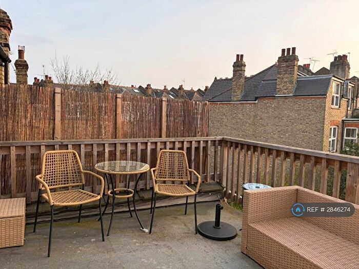3 Bedroom Maisonette To Rent In Rosebery Road, London, N10