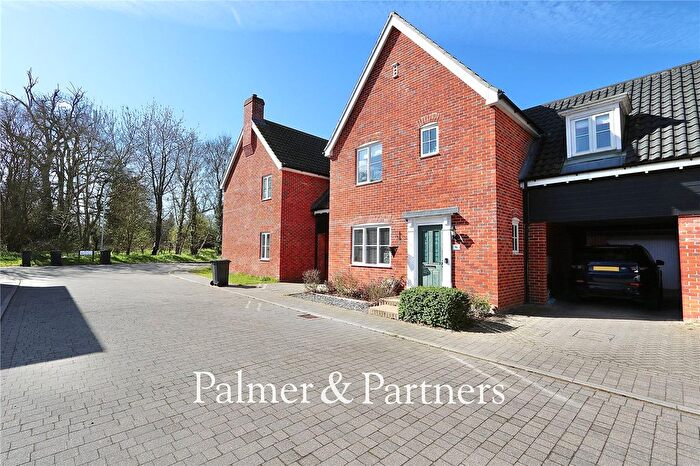 3 Bedroom Link Detached House For Sale In Normans Close, Bramford, Suffolk, IP8