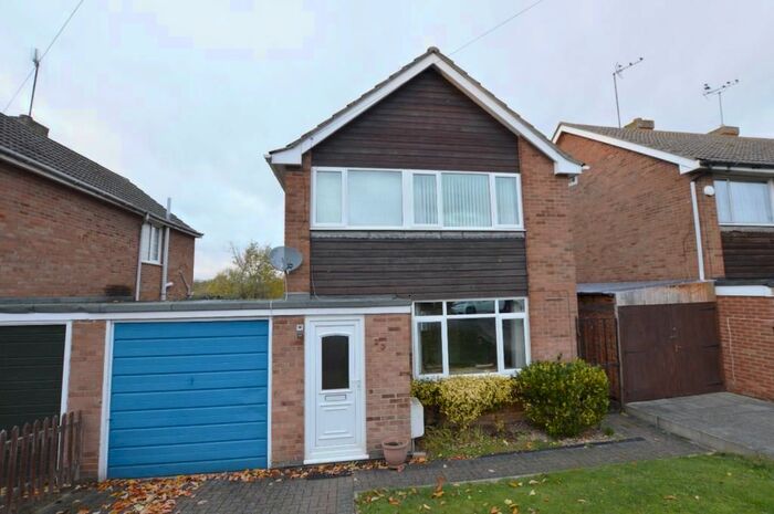3 Bedroom Link Detached House To Rent In Cherry Walk, Raunds, NN9