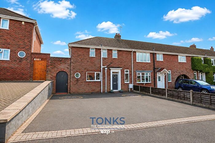 3 Bedroom End Of Terrace House For Sale In High Farm Road, Hasbury, Halesowen, B63