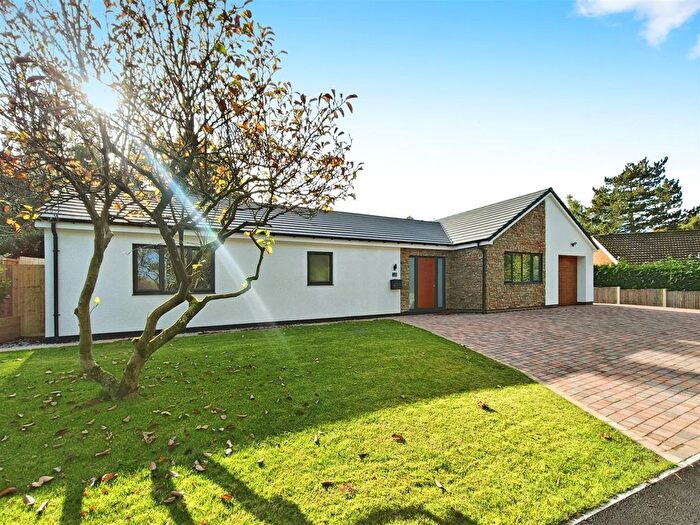 3 Bedroom Bungalow For Sale In Chapel Lane, Ravenshead, Nottingham, NG15