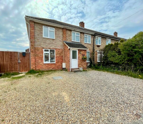 4 Bedroom Semi-Detached House To Rent In The Close, Royston, SG8