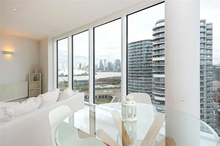 2 Bedroom Flat To Rent In Alaska Apartments, Western Gateway, E16