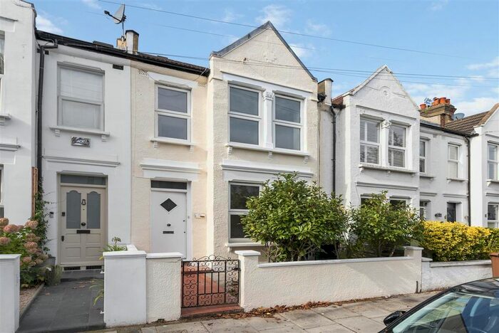 3 Bedroom Property To Rent In Havelock Road, London, SW19