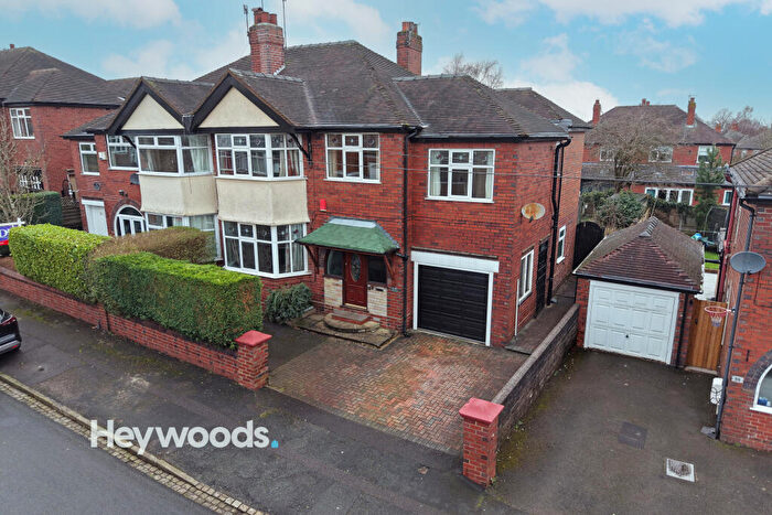 5 Bedroom Semi-Detached House For Sale In Walleys Drive, Basford, Newcastle-under-Lyme, Staffordshire, ST5