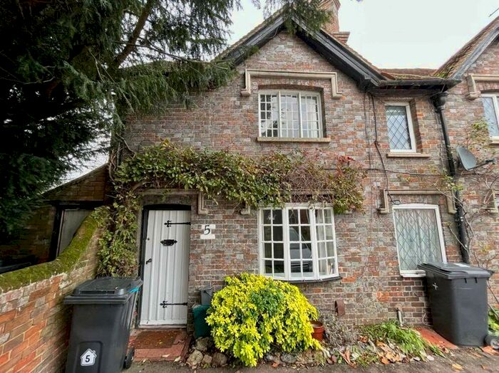 3 Bedroom Cottage To Rent In Church Gate Thatcham, RG19