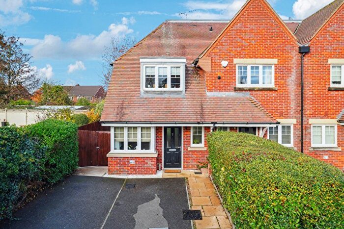 2 Bedroom Semi Detached House To Rent In Waldenbury Place, Beaconsfield, Buckinghamshire, HP9