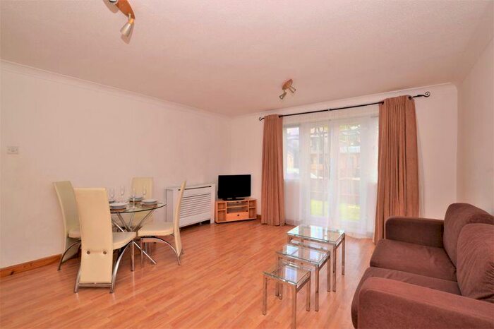 1 Bedroom Flat To Rent In Leslie Park Road, East Croydon, CR0