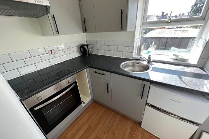 1 Bedroom Flat To Rent In Newport Road Cardiff, CF24