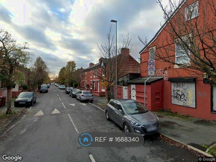 3 Bedroom Flat To Rent In Yew Tree Road, Manchester, M14