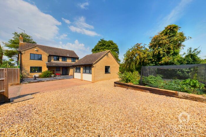 3 Bedroom Detached House For Sale In Meadow Close, Ringstead, Kettering, NN14