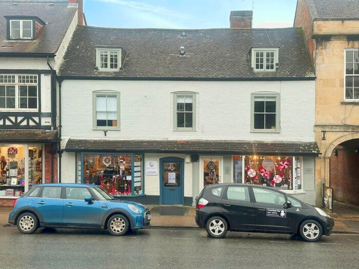 3 Bedroom Flat To Rent In Marlborough High Street, Marlborough, SN8