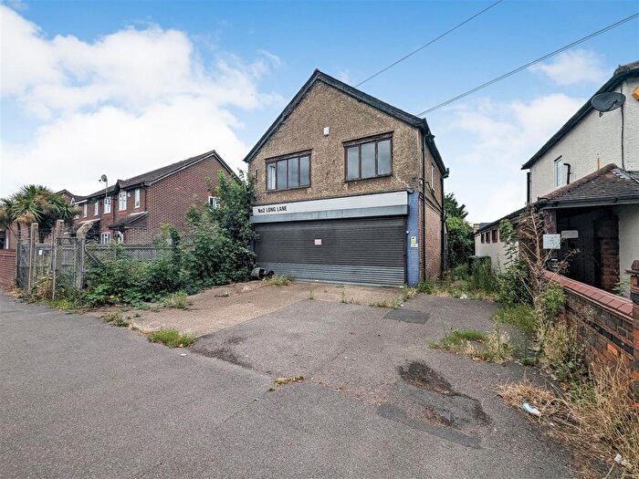 2 Bedroom Property For Sale In Long Lane, Staines-Upon-Thames, TW19