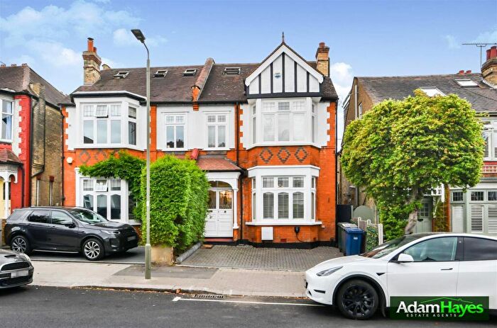 5 Bedroom Semi Detached House For Sale In Ashurst Road, North Finchley, N12