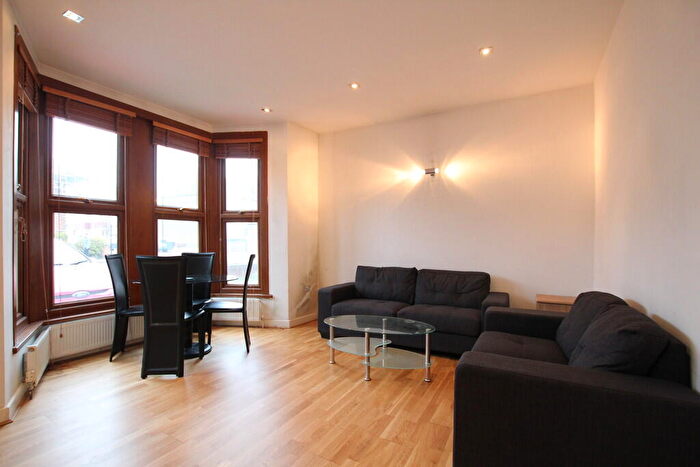 2 Bedroom Flat To Rent In Green Lane, Ilford, Essex, IG3