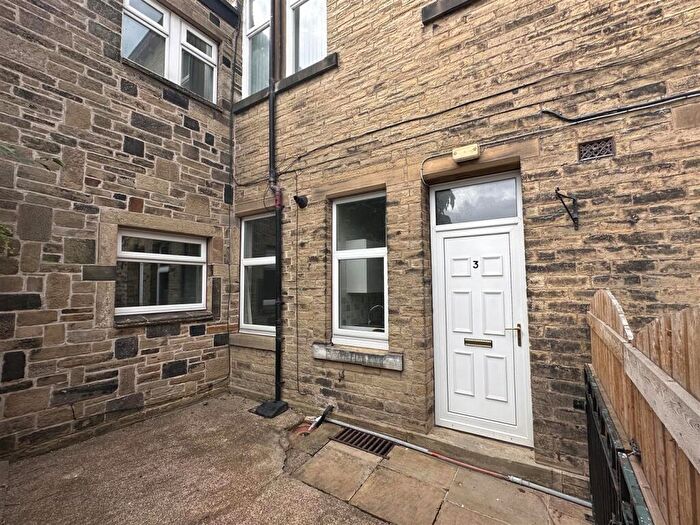 3 Bedroom House To Rent In Church Street, Brighouse, HD6