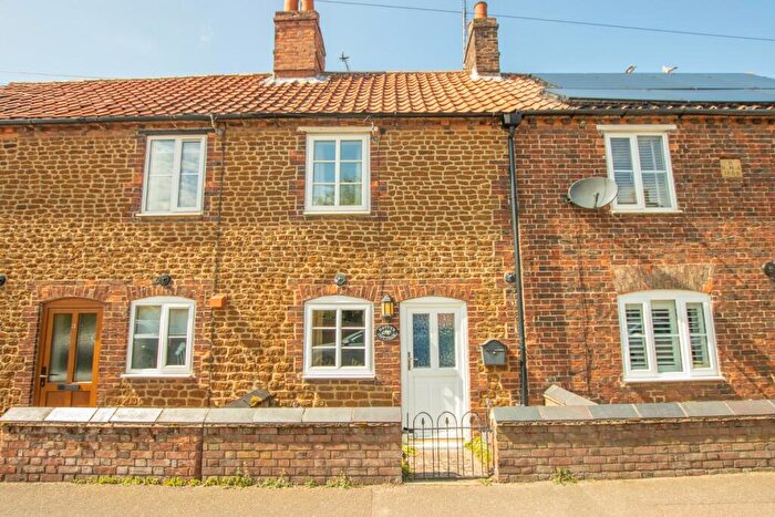 2 Bedroom Cottage For Sale In High Street, Heacham, PE31