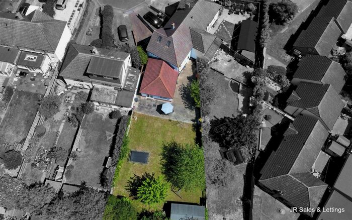 3 Bedroom End Of Terrace House For Sale In Goffs Oak Avenue, Goffs Oak, EN7