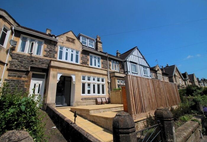 2 Bedroom Apartment To Rent In Crescent Gardens, Bath, Somerset, BA1