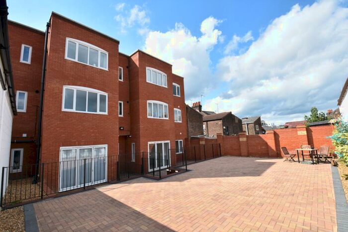 Studio To Rent In The Compasses, Farley Hill, Luton, Bedfordshire, LU1