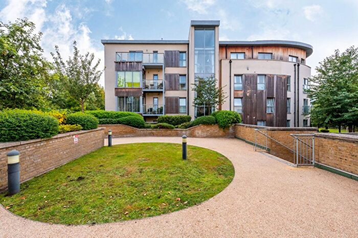 2 Bedroom Flat For Sale In Blagrove Road, Hampton Wick, Teddington, TW11