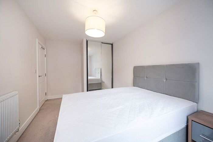 1 Bedroom Flat To Rent In Christian Street, Aldgate, London, E1