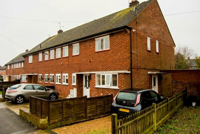 2 Bedroom Flat To Rent In St Peters Road, Uxbridge UB8