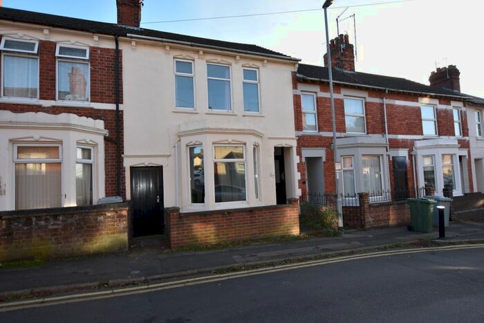 3 Bedroom Town House To Rent In Mill Road, Kettering NN16