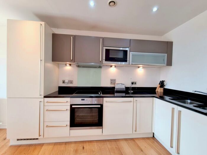 2 Bedroom Apartment To Rent In Candle House Wharf Approach Leeds, LS1