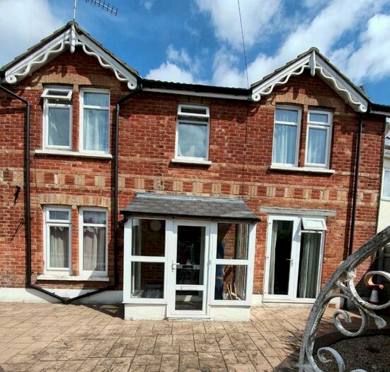 6 Bedroom House To Rent In Bedroom Detached House In Winton, BH9