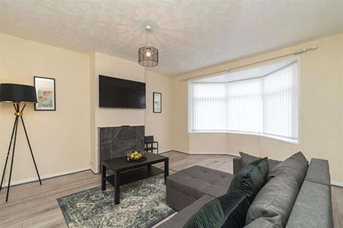 4 Bedroom House To Rent In Orpen Gardens, Bristol, BS7