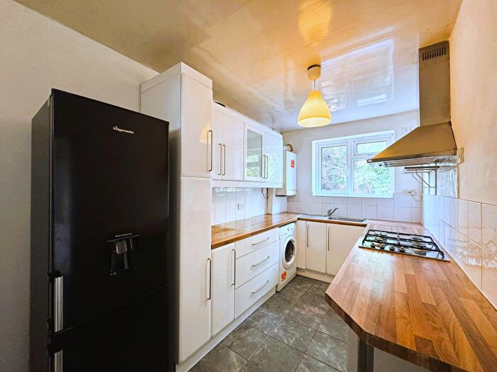 3 Bedroom Maisonette To Rent In Sudbury Court Road, Harrow, HA1