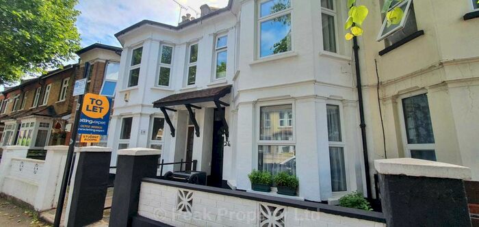 2 Bedroom Flat To Rent In St. Anns Road, Southend On Sea, SS2