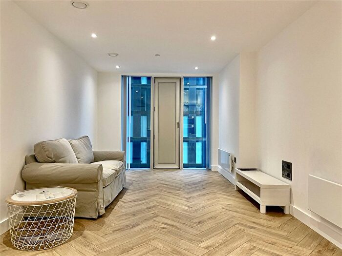 2 Bedroom Flat To Rent In Elizabeth Tower, Chester Road, Manchester, M15
