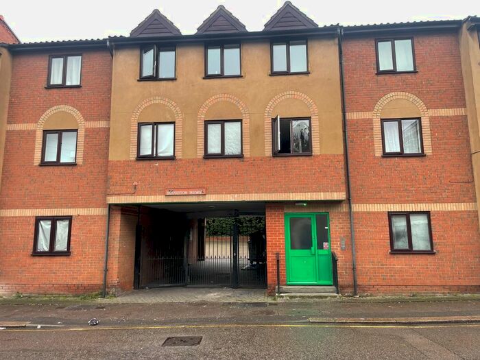 1 Bedroom Flat To Rent In Windsor Street, Luton, Bedfordshire, LU1