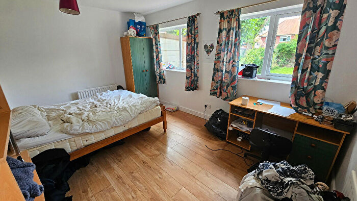 4 Bedroom Semi-Detached House To Rent In Windermere Road, Reading, Berkshire, RG2