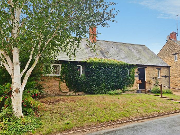 3 Bedroom Barn Conversion To Rent In Gretton Road, Corby, NN17